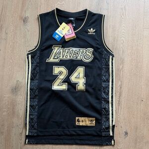 Kobe Bryant #24 Lakers Adidas Soul Swingman Jersey NWT Small Black/Gold